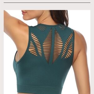 Nwot seamless hunter green lazer cut our long line removable pads sports bra M